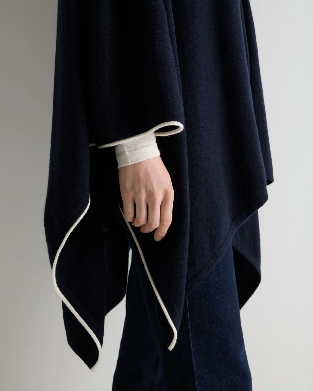 Women's Vireiya Cashmere Cape