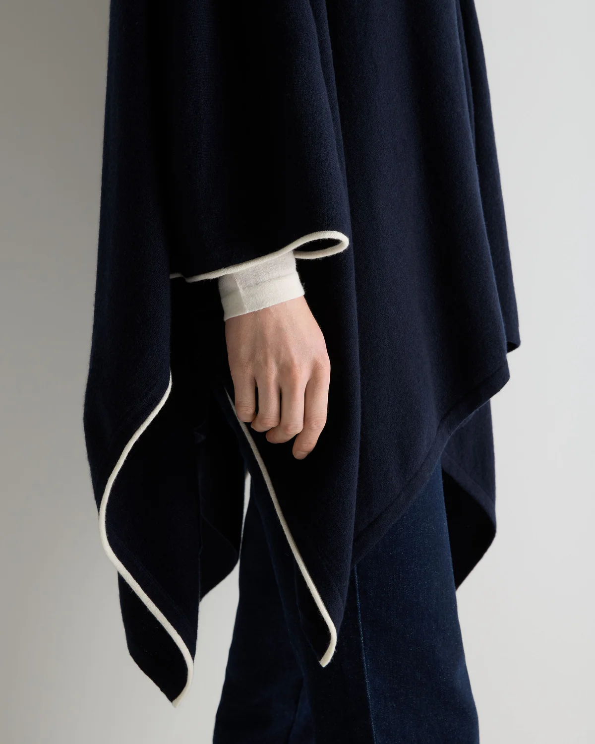 Women's Vireiya Cashmere Cape