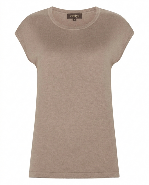 A portrayal of a legacy in refined elegance.